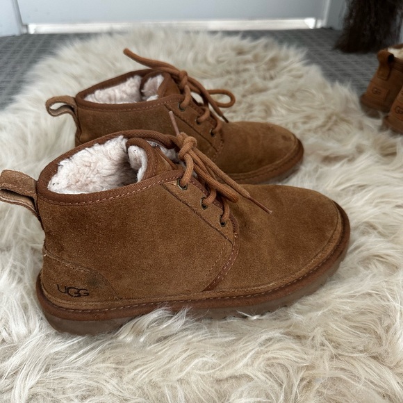 UGGS || Neumel Boot || size 7 || Tie up Uggs - Picture 1 of 5